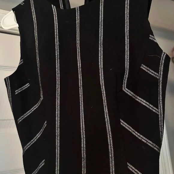 NWOT 10 Crosby Derek Lam Black White Pinstripe Sleeveless Back Zip Top 0 - Picture 3 of 7